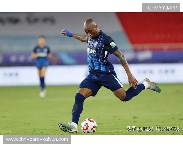 武汉三镇通过连贯传导使对手防守崩溃